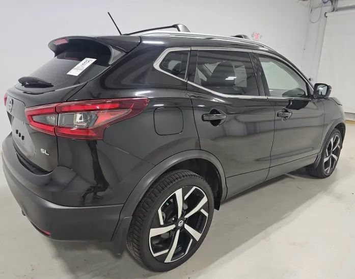 Used 2021 Nissan Rogue Sport SL FWD image 4