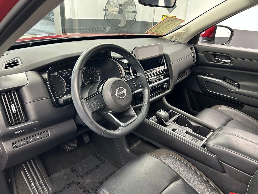 Used 2024 Nissan Pathfinder SL w/ SL Premium Package image 10
