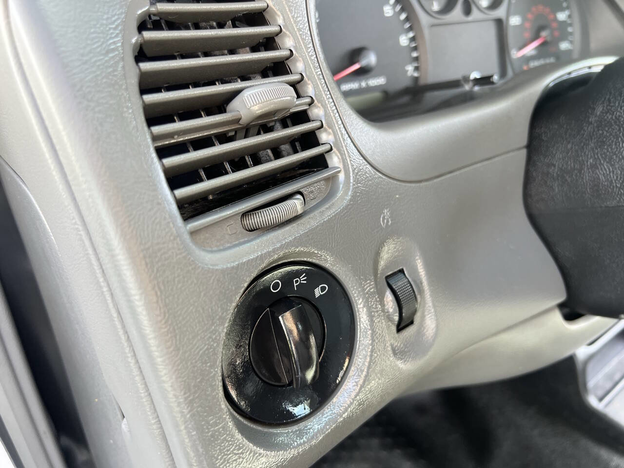 Used 2010 Ford Ranger XL image 27