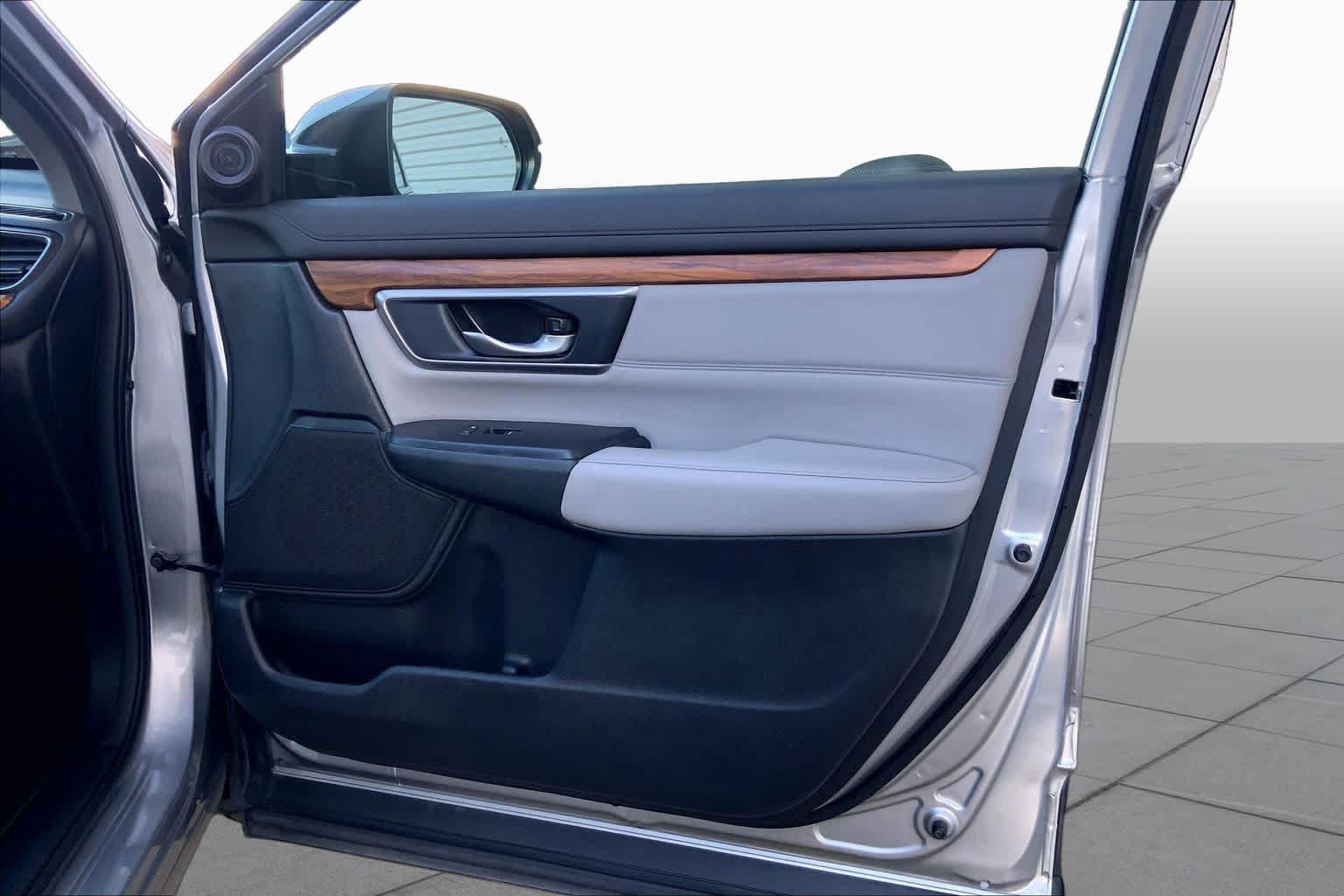 Used 2022 Honda CR-V Touring image 22