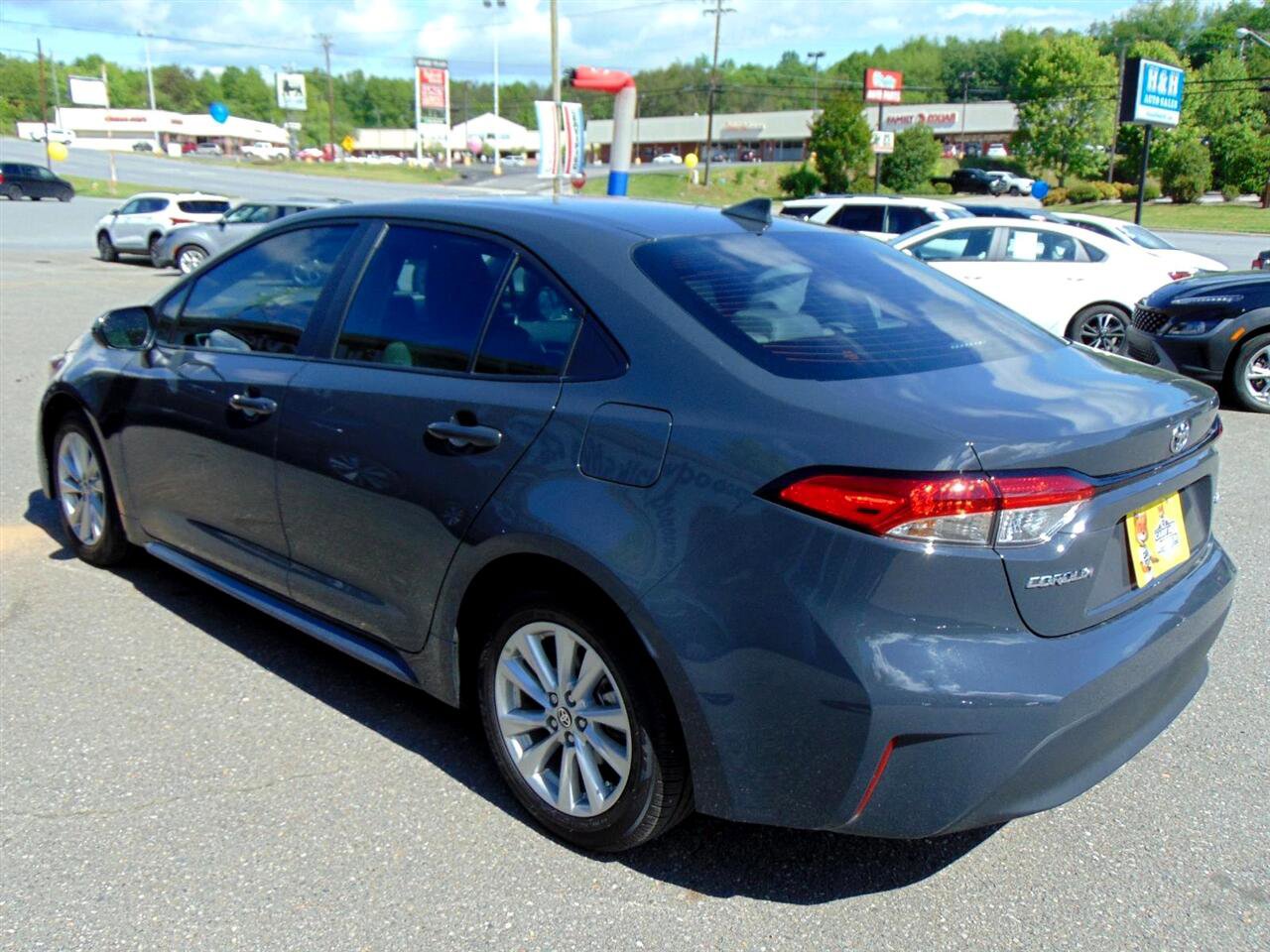 Used 2025 Toyota Corolla LE image 7