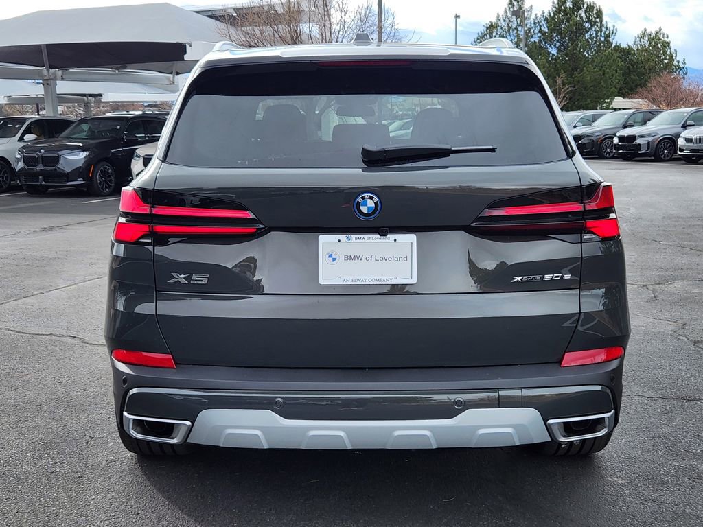 New 2026 BMW X5 xDrive50e w/ Climate Comfort Package AWD/4WD image 4
