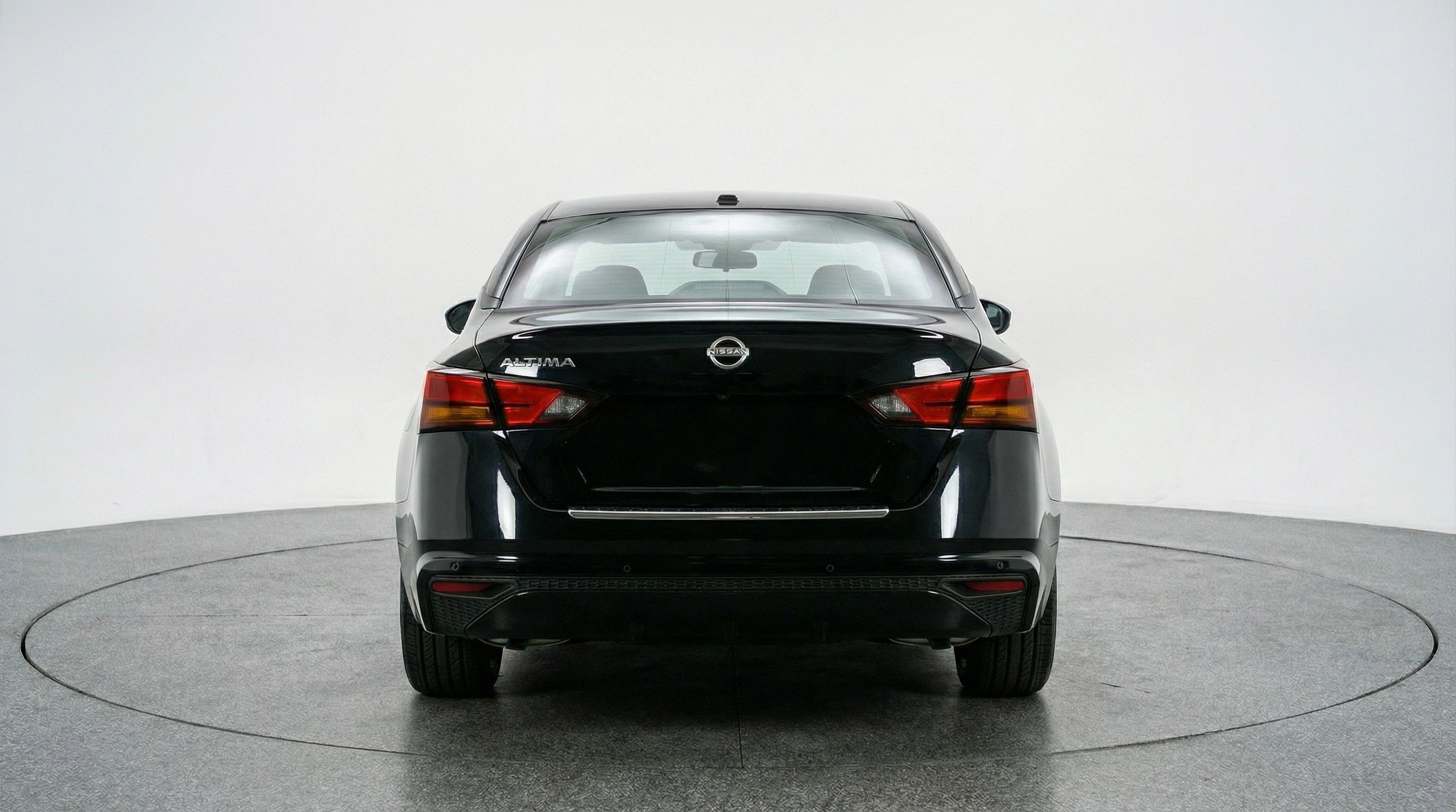 Used 2025 Nissan Altima 2.5 SV image 7