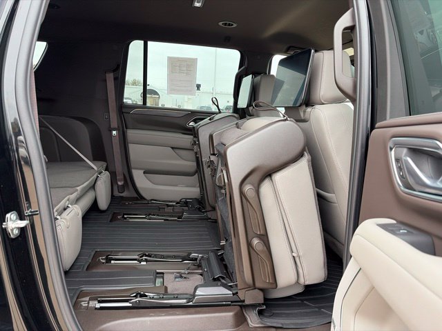 Used 2024 GMC Yukon XL SLT w/ SLT Luxury Package AWD/4WD image 47