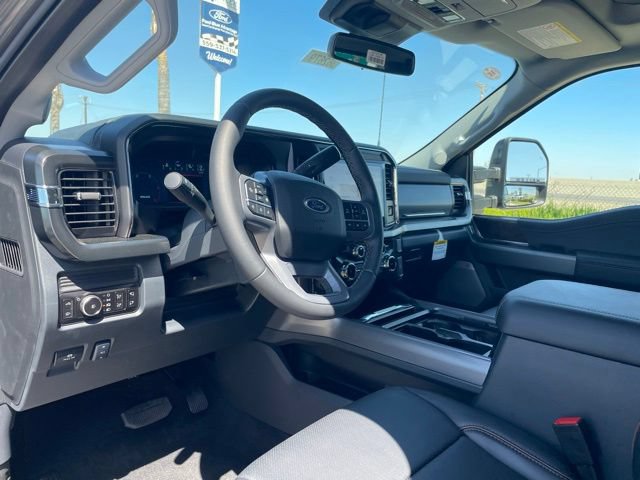 New 2026 Ford F250 Lariat w/ Black Appearance Package AWD/4WD image 9