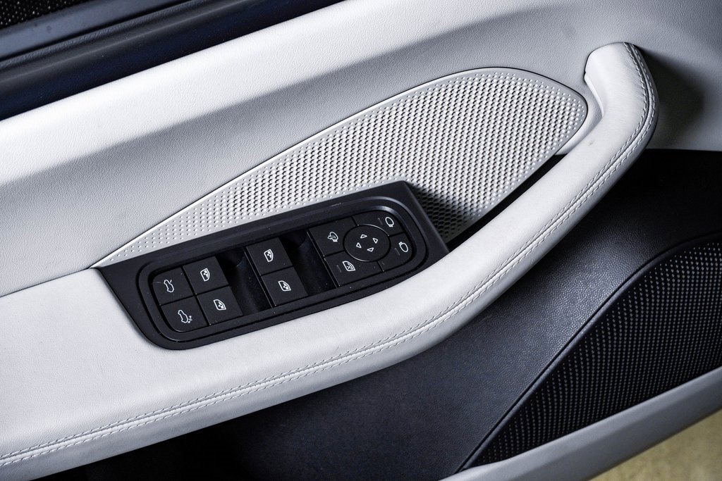 New 2025 Porsche Macan 4 Electric image 26