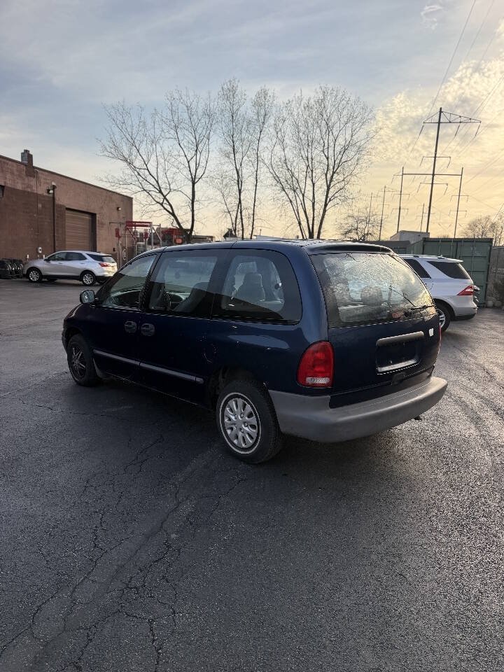 Used 2000 Plymouth Voyager FWD image 5