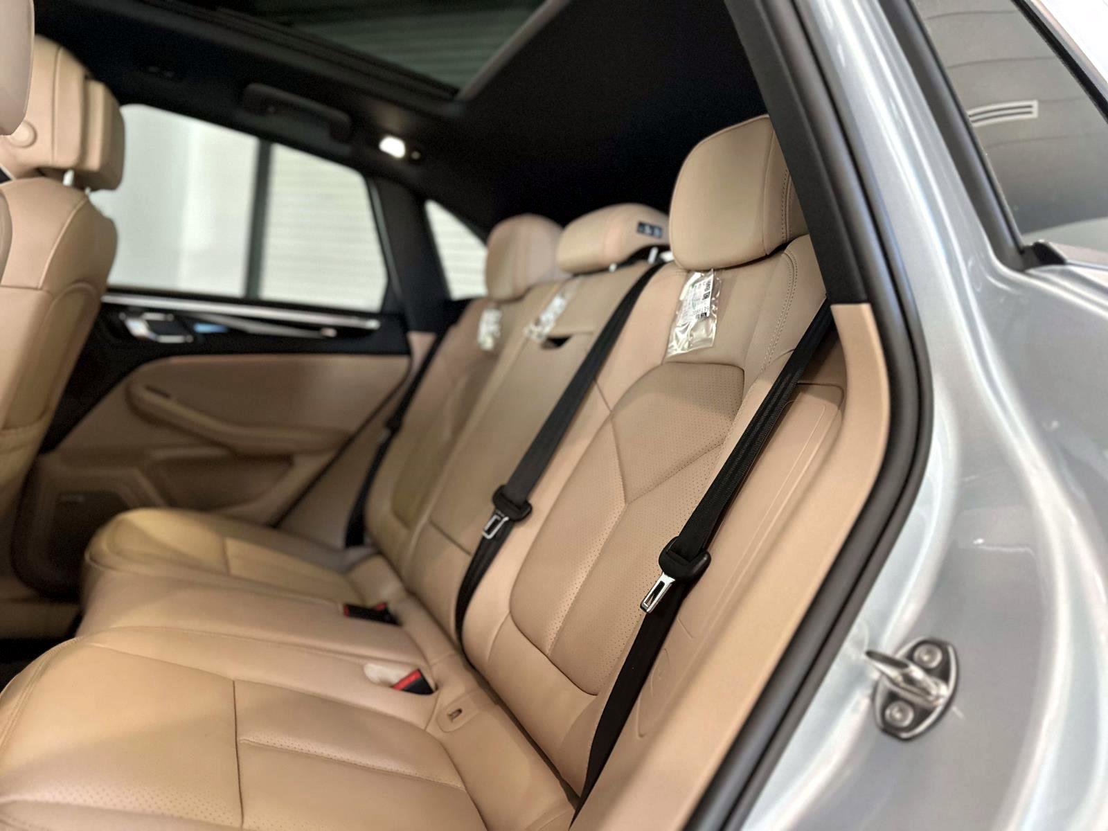 New 2026 Porsche Macan image 14