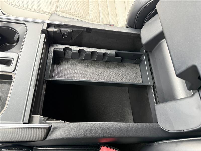 Used 2022 Ford F150 Lightning Platinum image 32