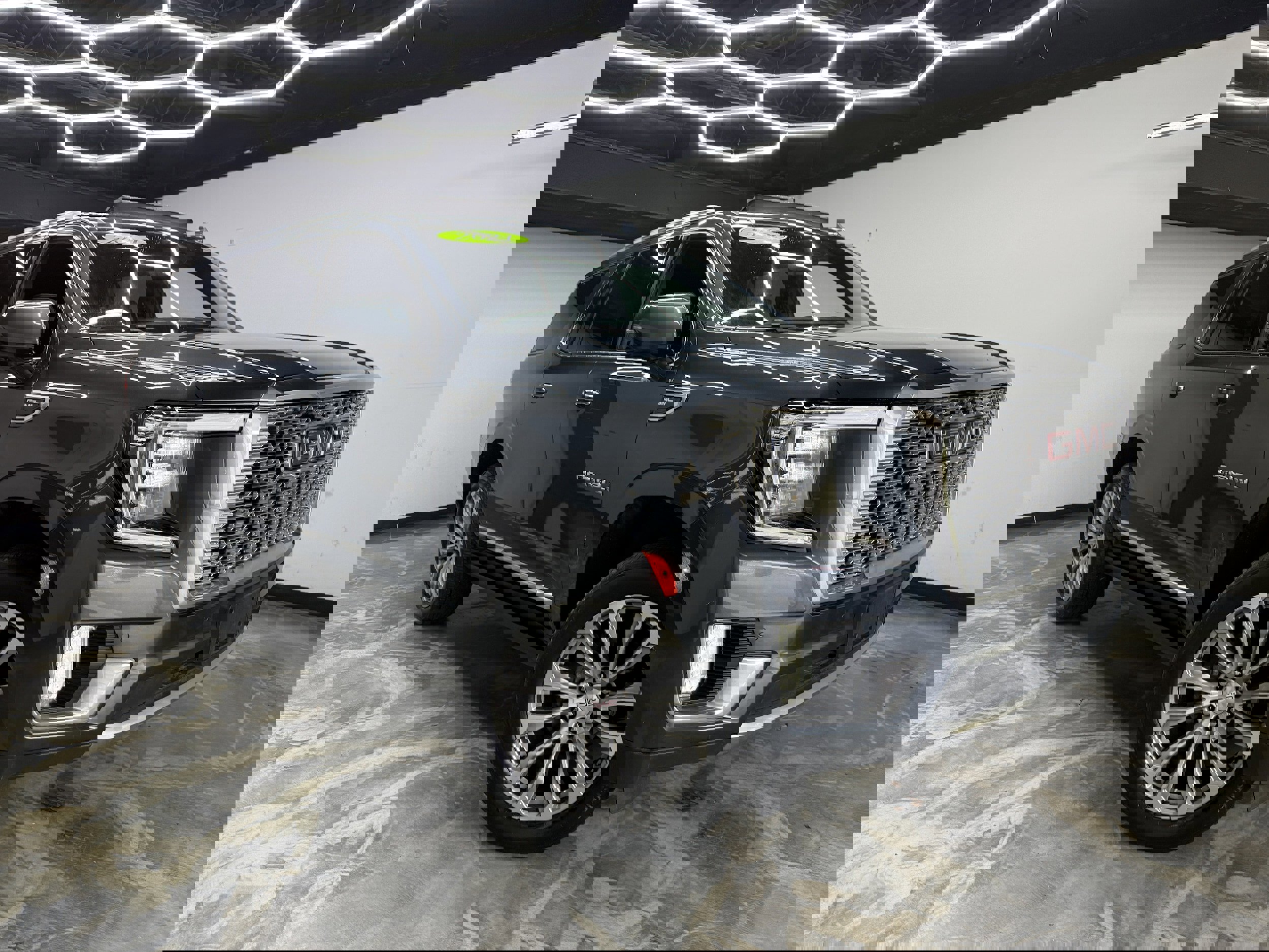 Used 2021 GMC Yukon Denali w/ Denali Premium Package image 7