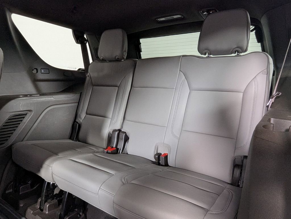 Used 2024 GMC Yukon SLT w/ SLT Luxury Package AWD/4WD image 27