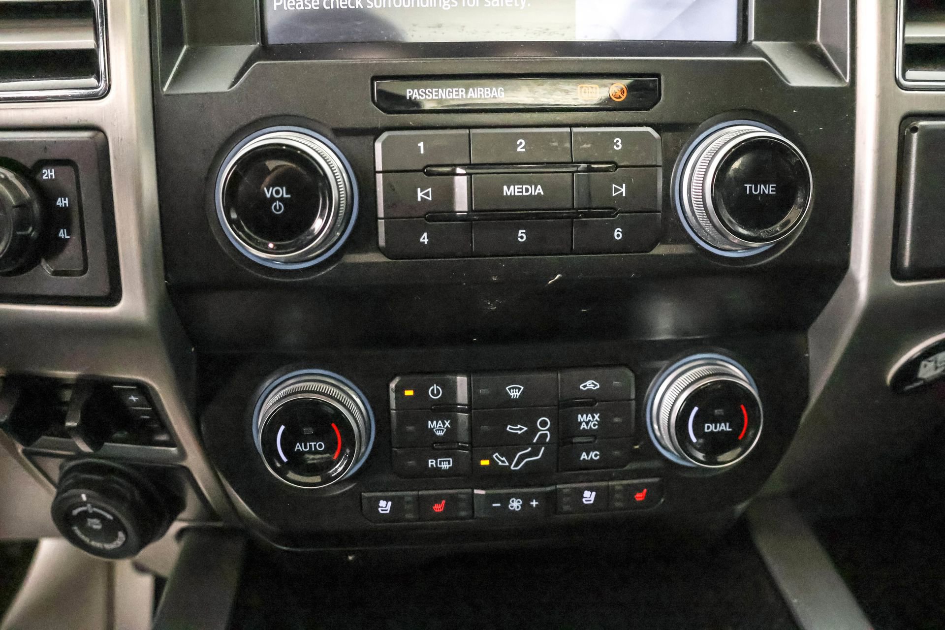 Used 2020 Ford F250 Platinum w/ Tremor Off-Road Package image 22