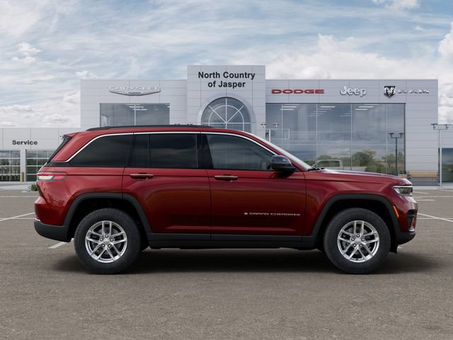 Used 2025 Jeep Grand Cherokee Laredo w/ Luxury Tech Group I AWD/4WD image 21