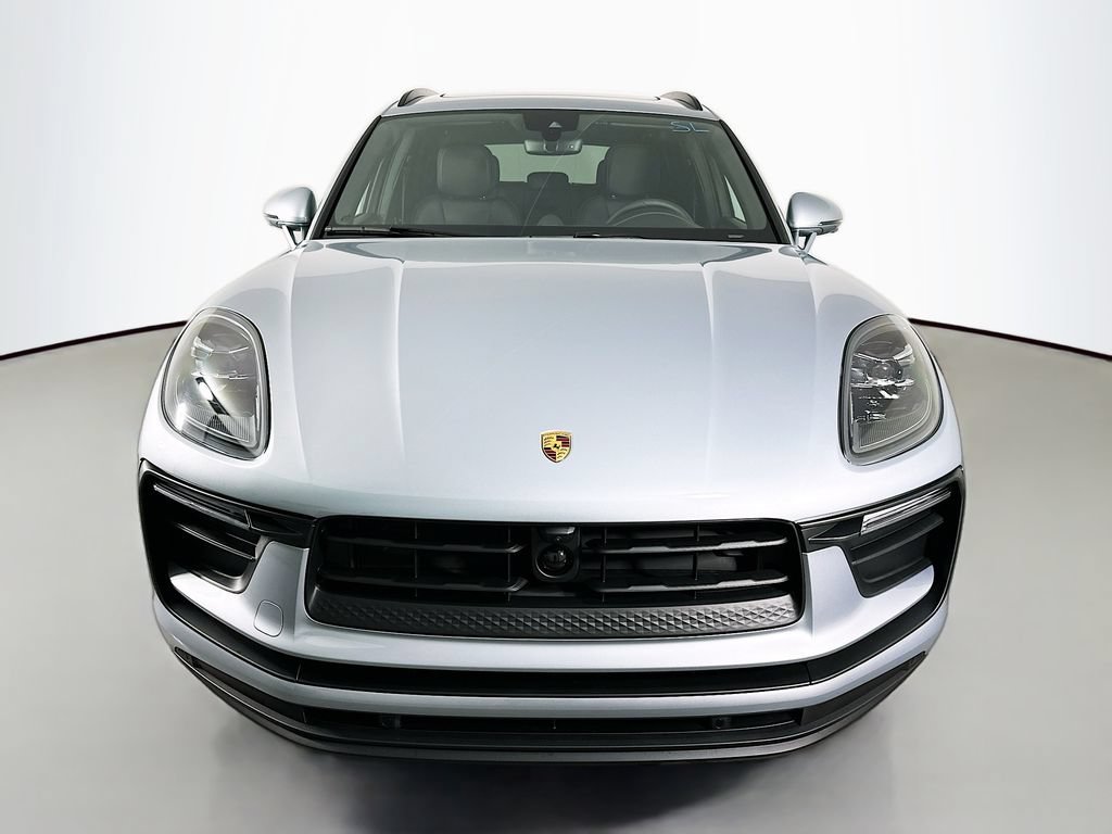Certified 2026 Porsche Macan AWD/4WD image 6