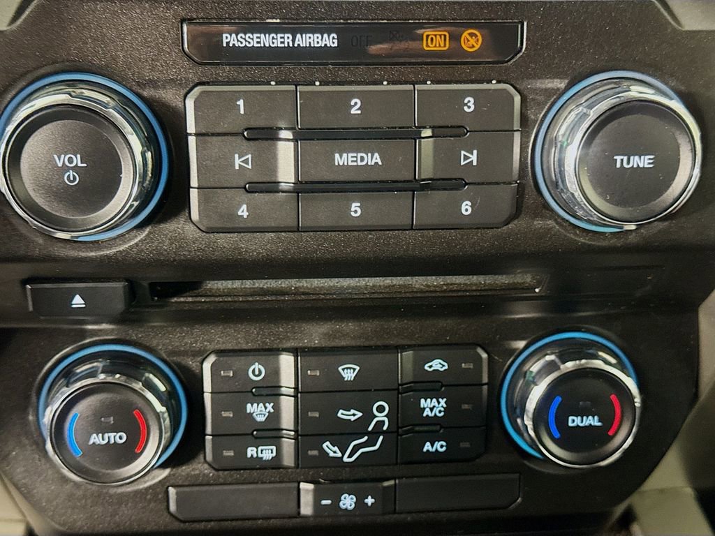 Used 2018 Ford F250 Lariat w/ Chrome Package image 15