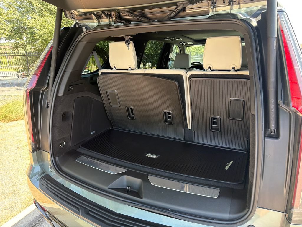 Used 2023 Cadillac Escalade Sport w/ LPO, ONYX Package AWD/4WD image 45