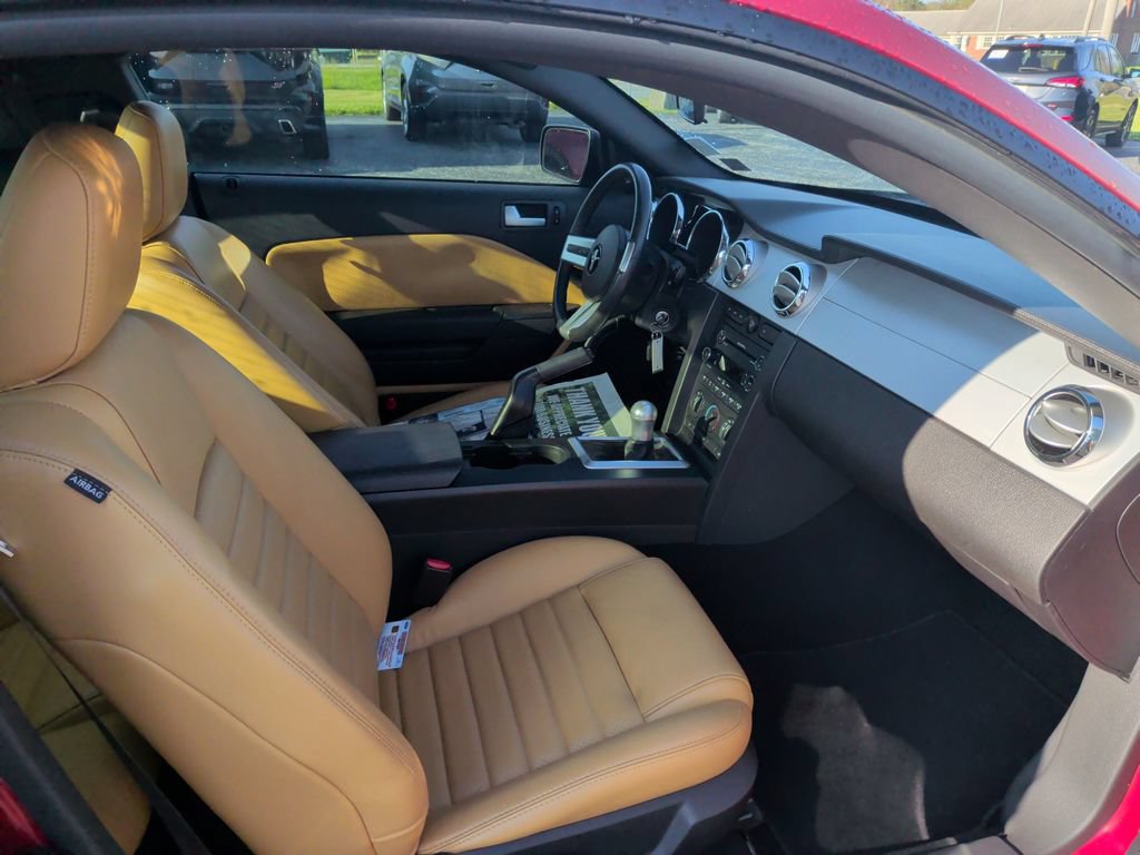 Used 2008 Ford Mustang GT RWD image 4