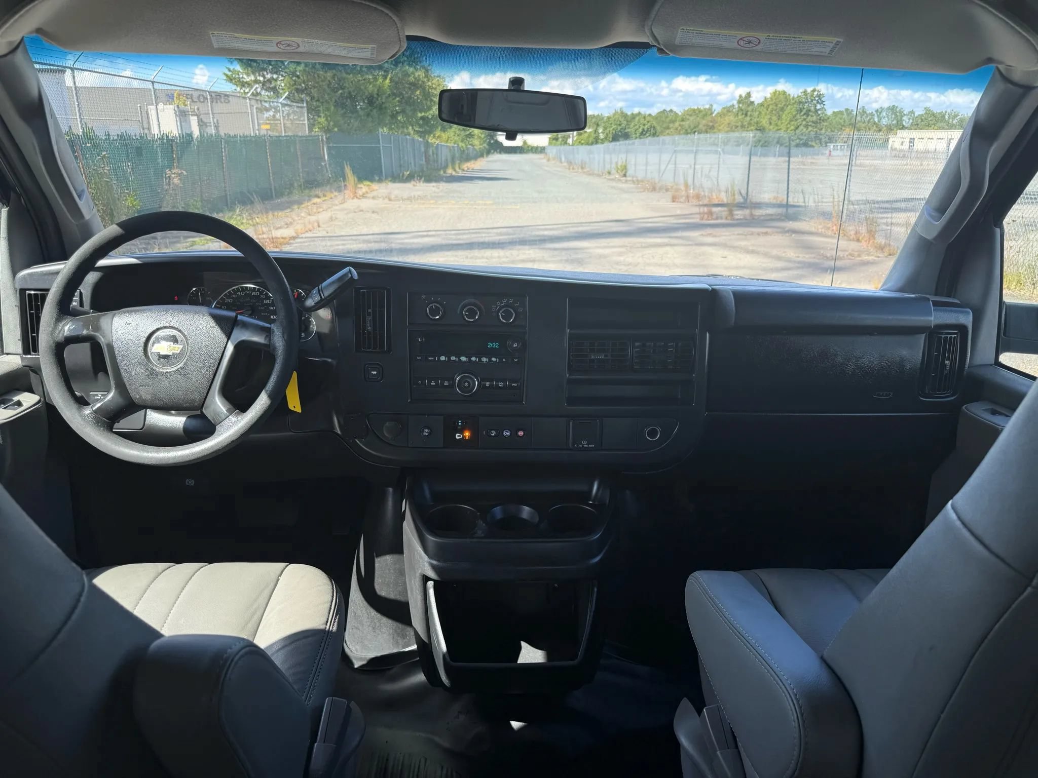 Used 2016 Chevrolet Express 2500 RWD image 23