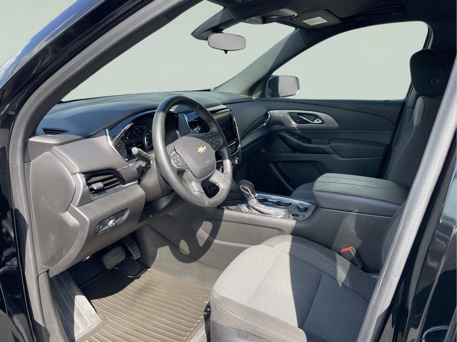 Used 2023 Chevrolet Traverse LT AWD/4WD image 12