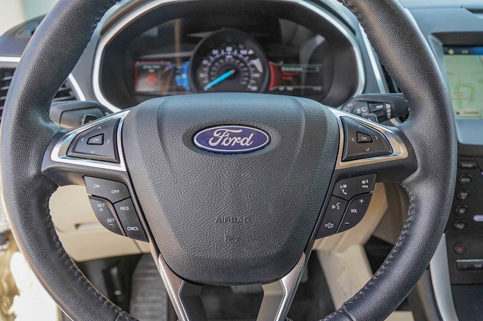 Used 2018 Ford Edge Titanium w/ Technology Package image 12