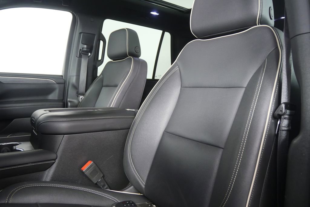 Used 2023 GMC Yukon SLT w/ SLT Premium Package image 10