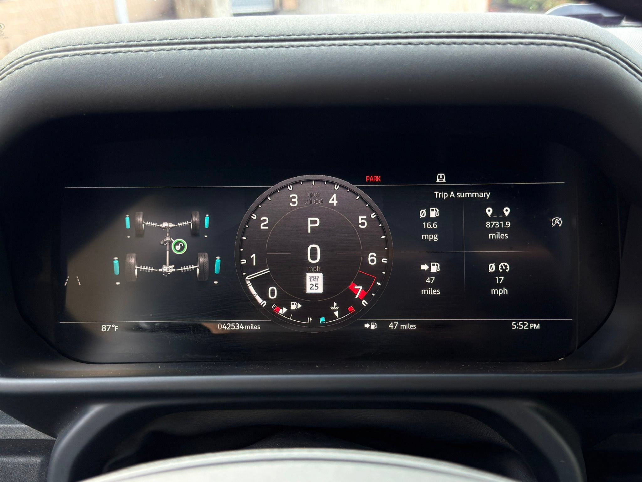 Used 2024 Land Rover Defender 130 X-Dynamic SE AWD/4WD image 39