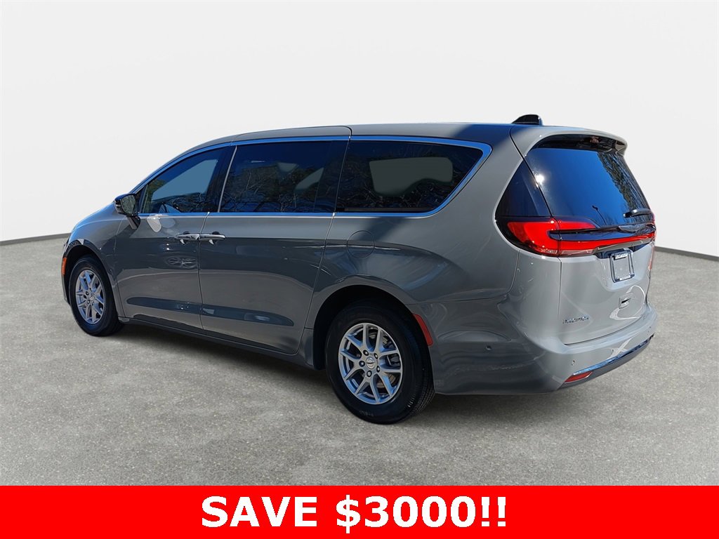 New 2025 Chrysler Pacifica Select image 7