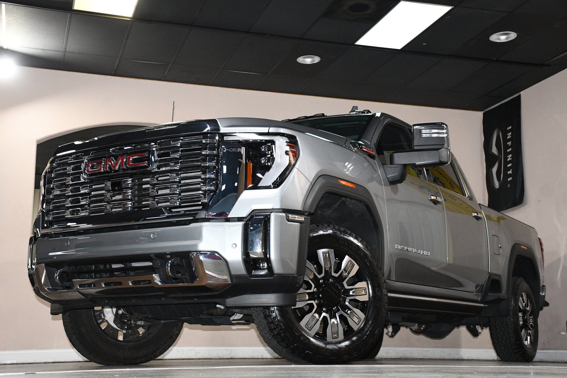 Used 2024 GMC Sierra 2500 Denali w/ Denali Reserve Package AWD/4WD image 84