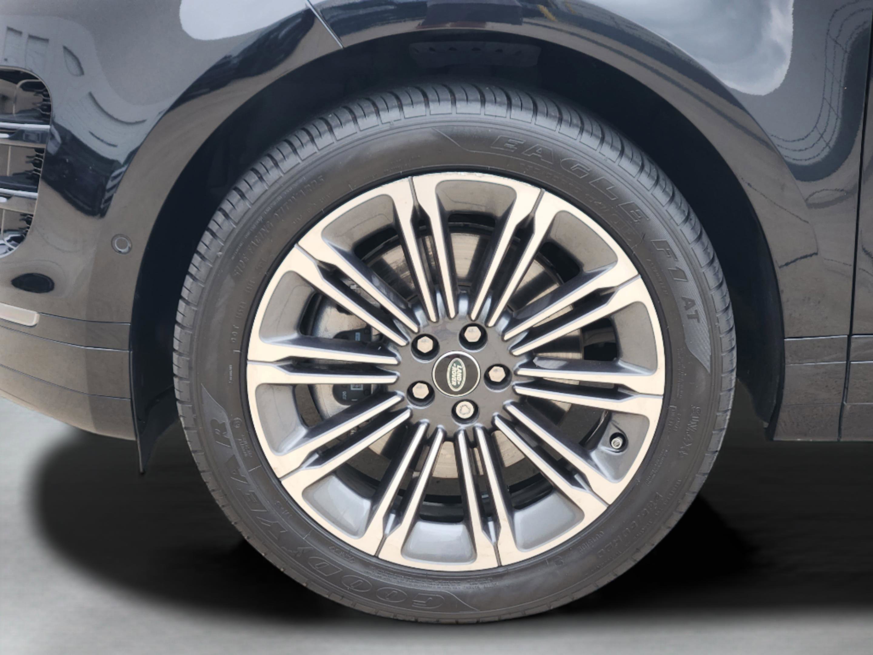 Certified 2024 Land Rover Range Rover Evoque Dynamic SE image 31