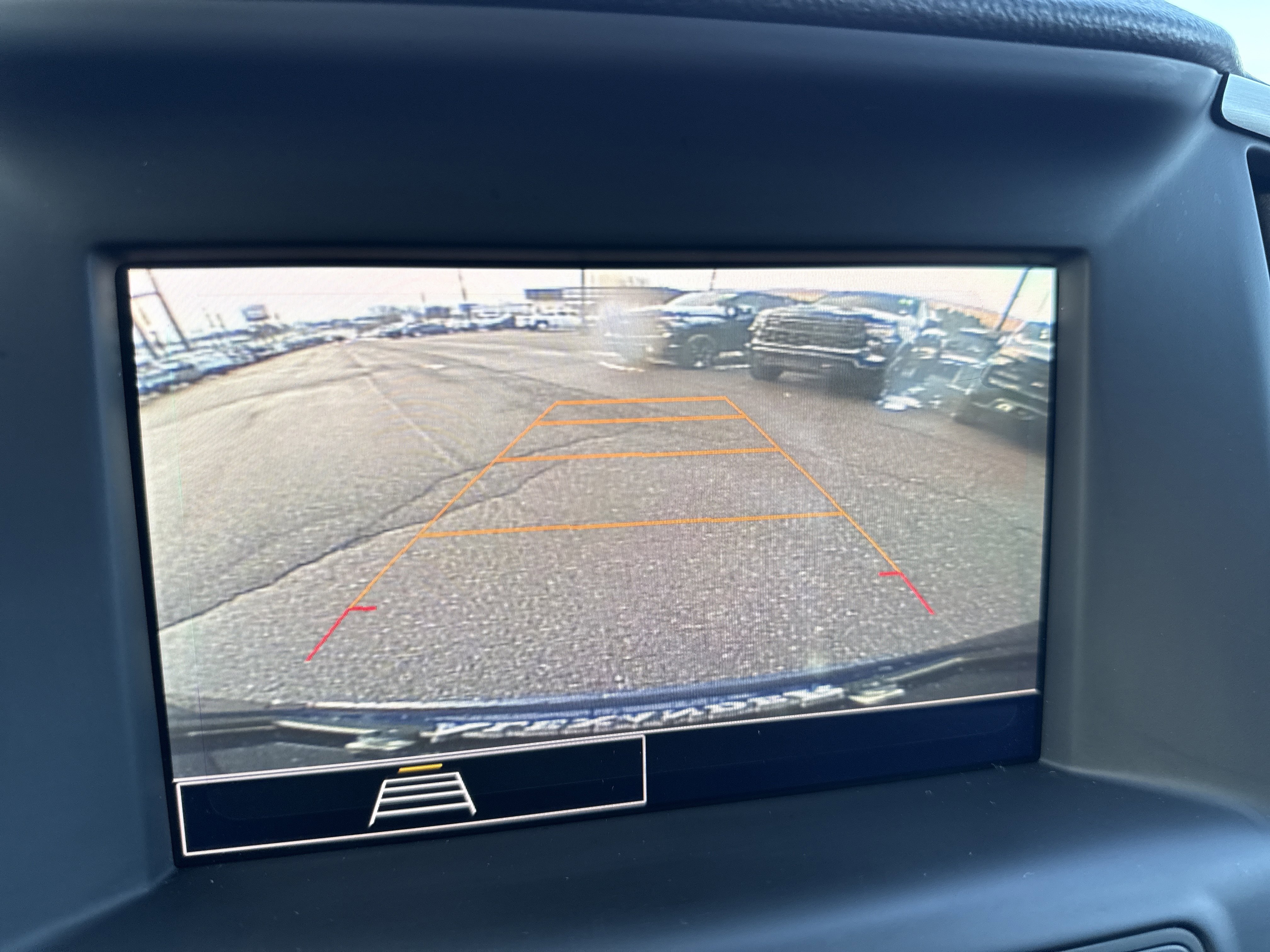 Used 2023 GMC Terrain SLE w/ Driver Convenience Package image 23