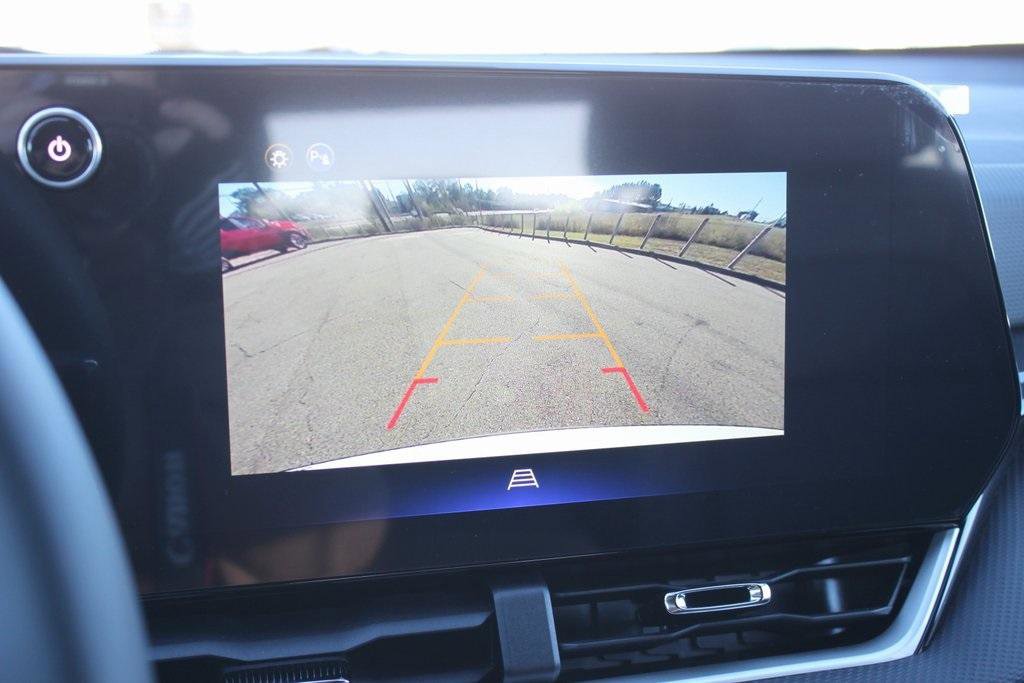 New 2026 Chevrolet Equinox LT w/ Convenience Package II image 16