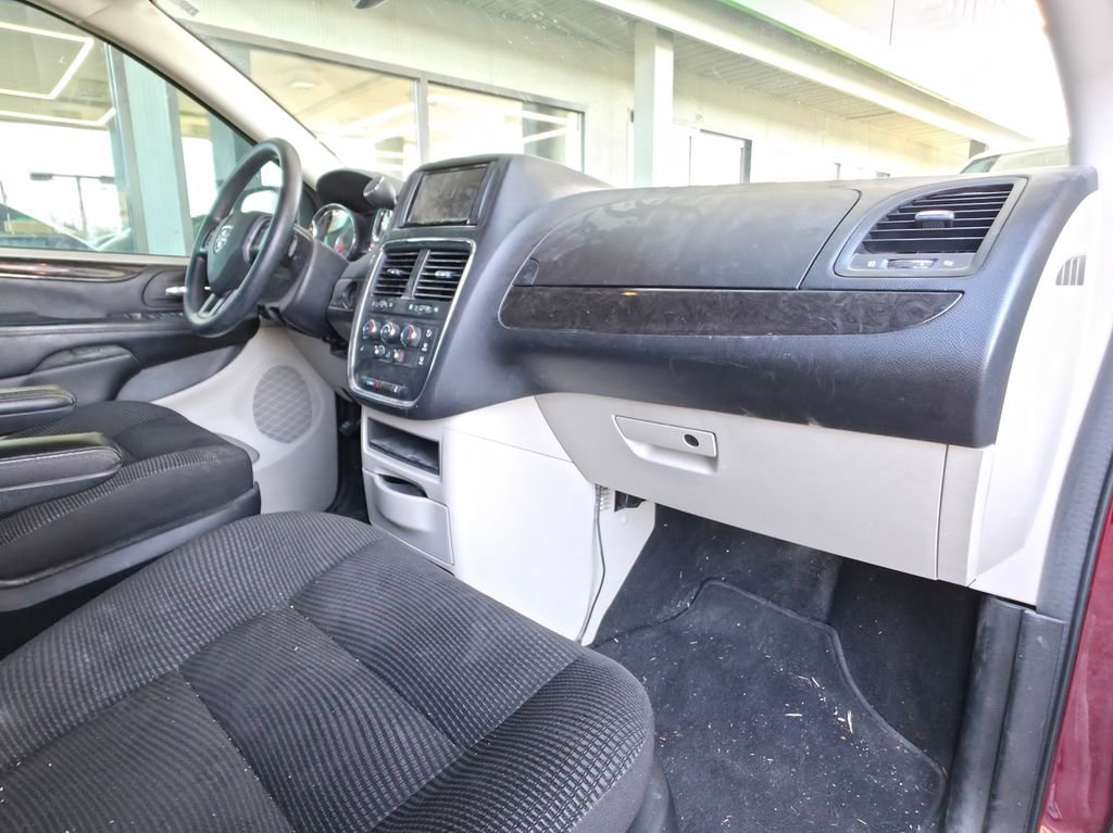 Used 2020 Dodge Grand Caravan SE FWD image 18