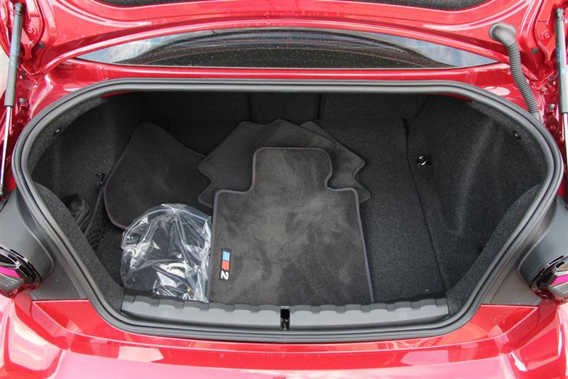 Used 2026 BMW M2 w/ Lighting Package RWD image 35