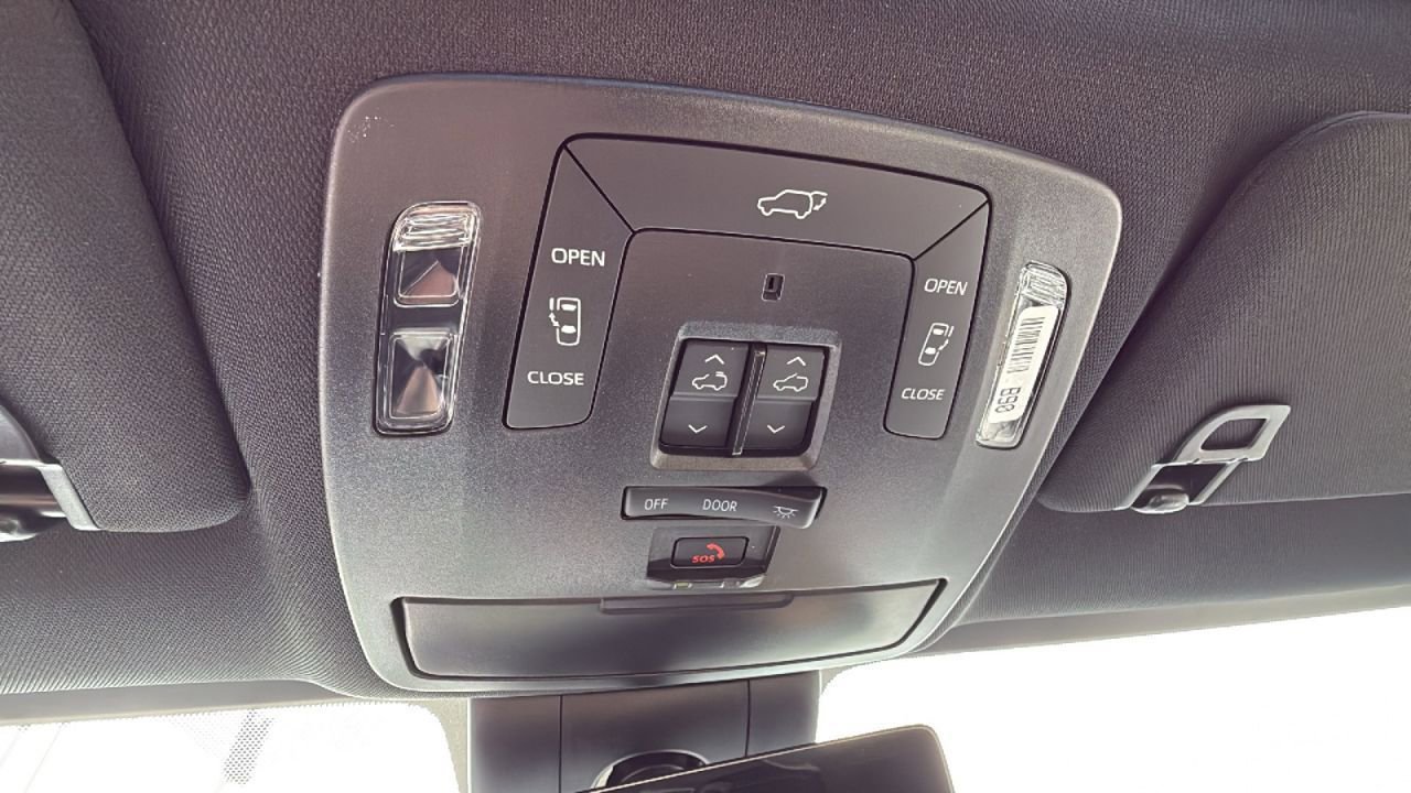 New 2025 Toyota Sienna Limited image 25