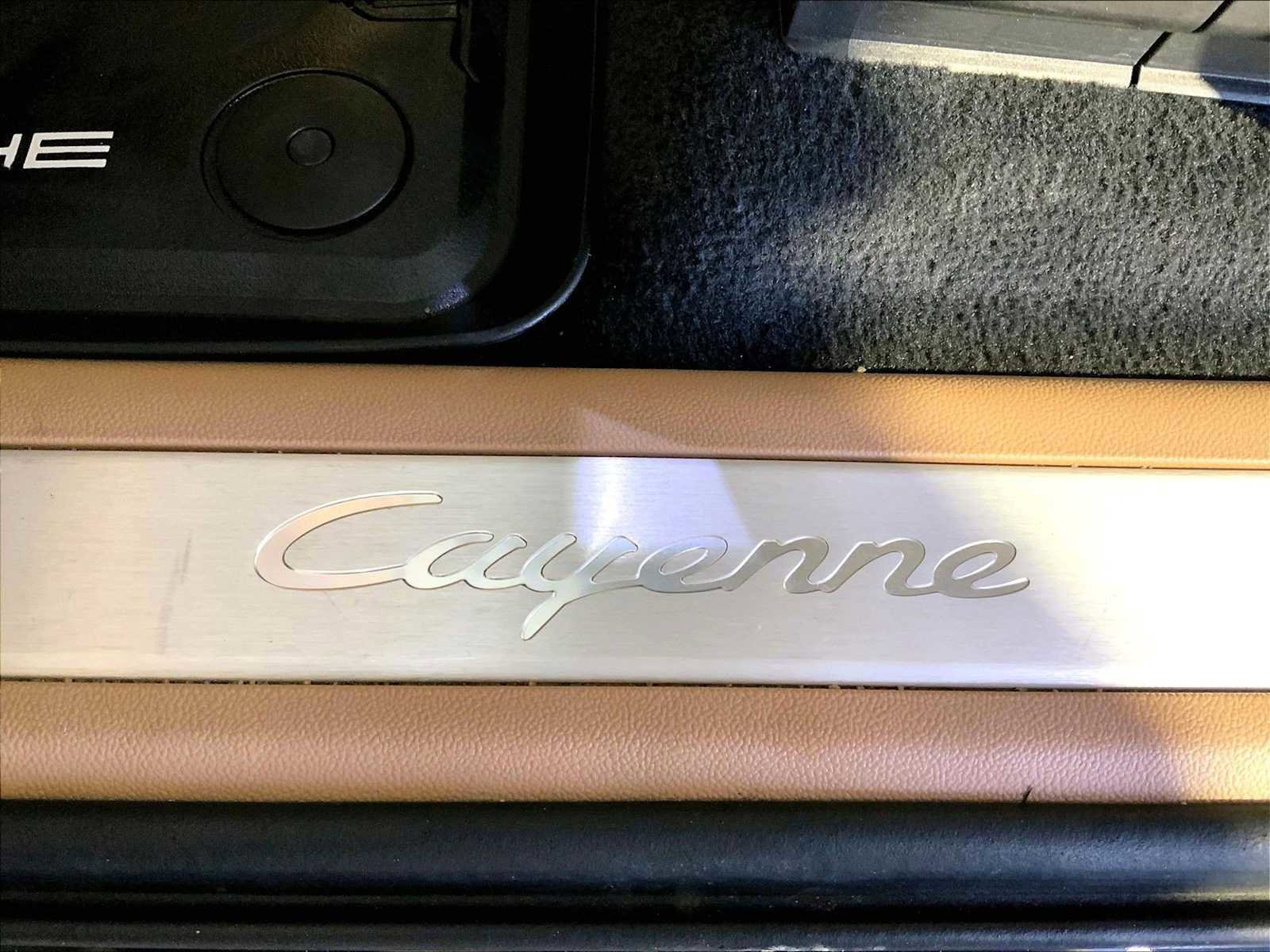 Certified 2021 Porsche Cayenne image 19