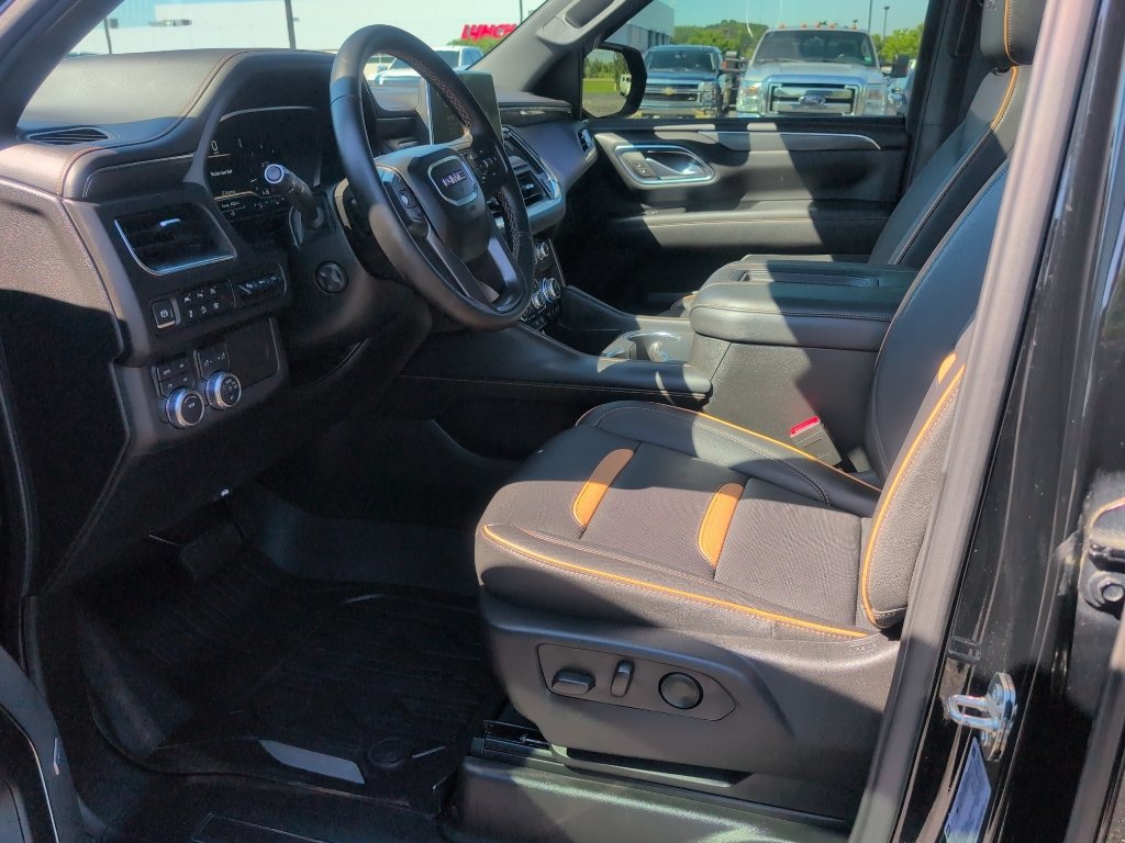 Used 2023 GMC Yukon AT4 w/ AT4 Premium Package AWD/4WD image 14