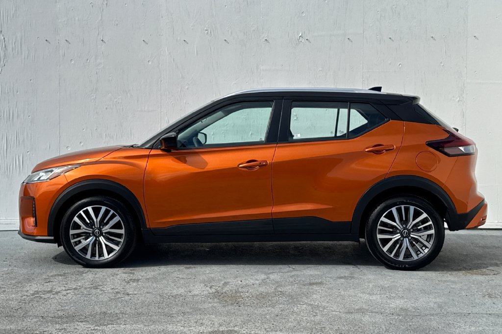Used 2023 Nissan Kicks SV FWD image 6