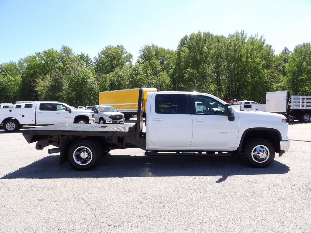 Used 2024 Chevrolet Silverado 3500 LT w/ Convenience Package AWD/4WD image 9