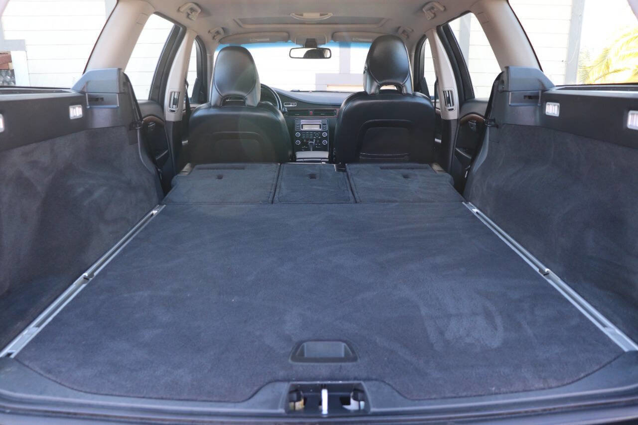 Used 2010 Volvo XC70 3.2 image 56