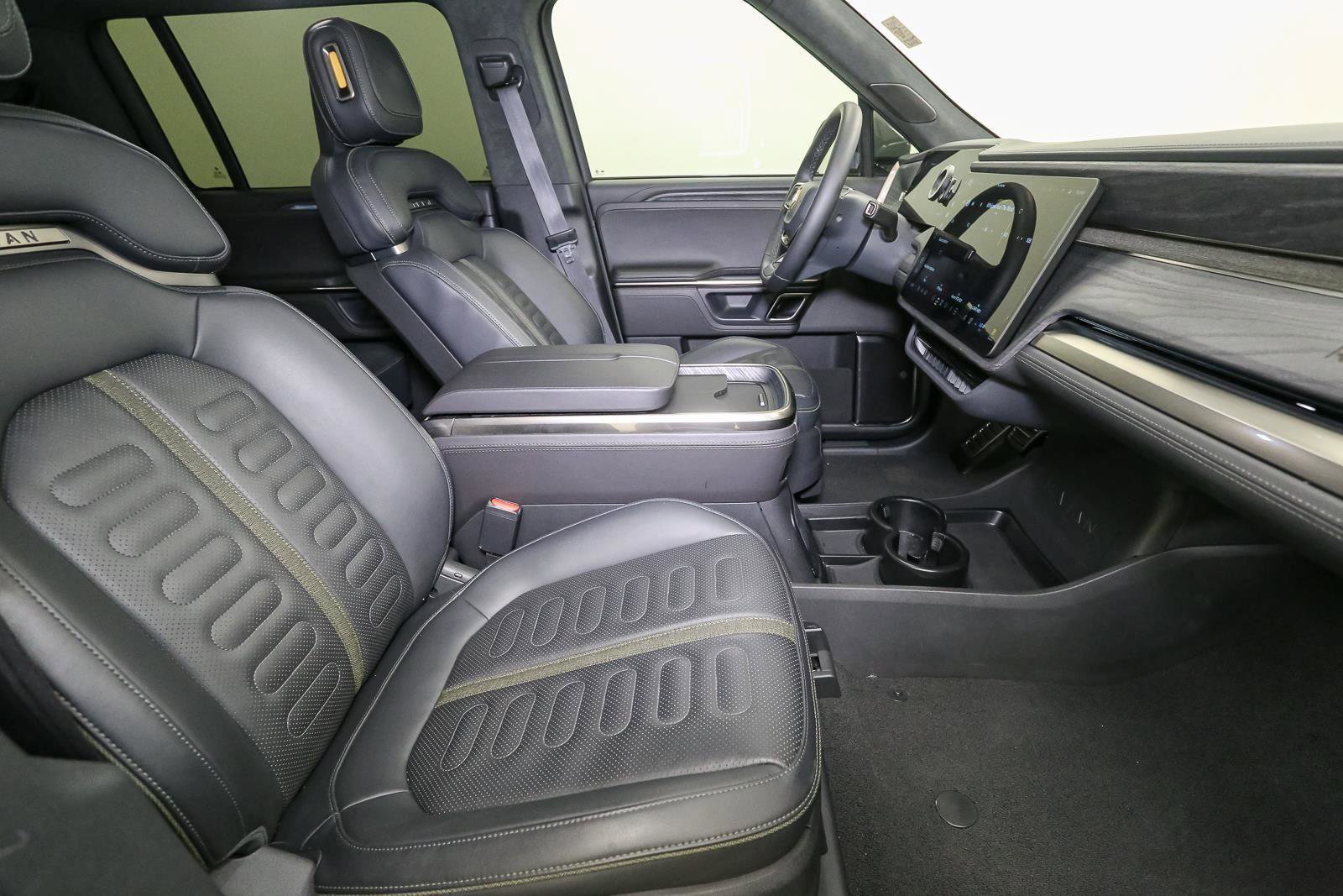 Used 2023 Rivian R1S Launch Edition AWD/4WD image 18