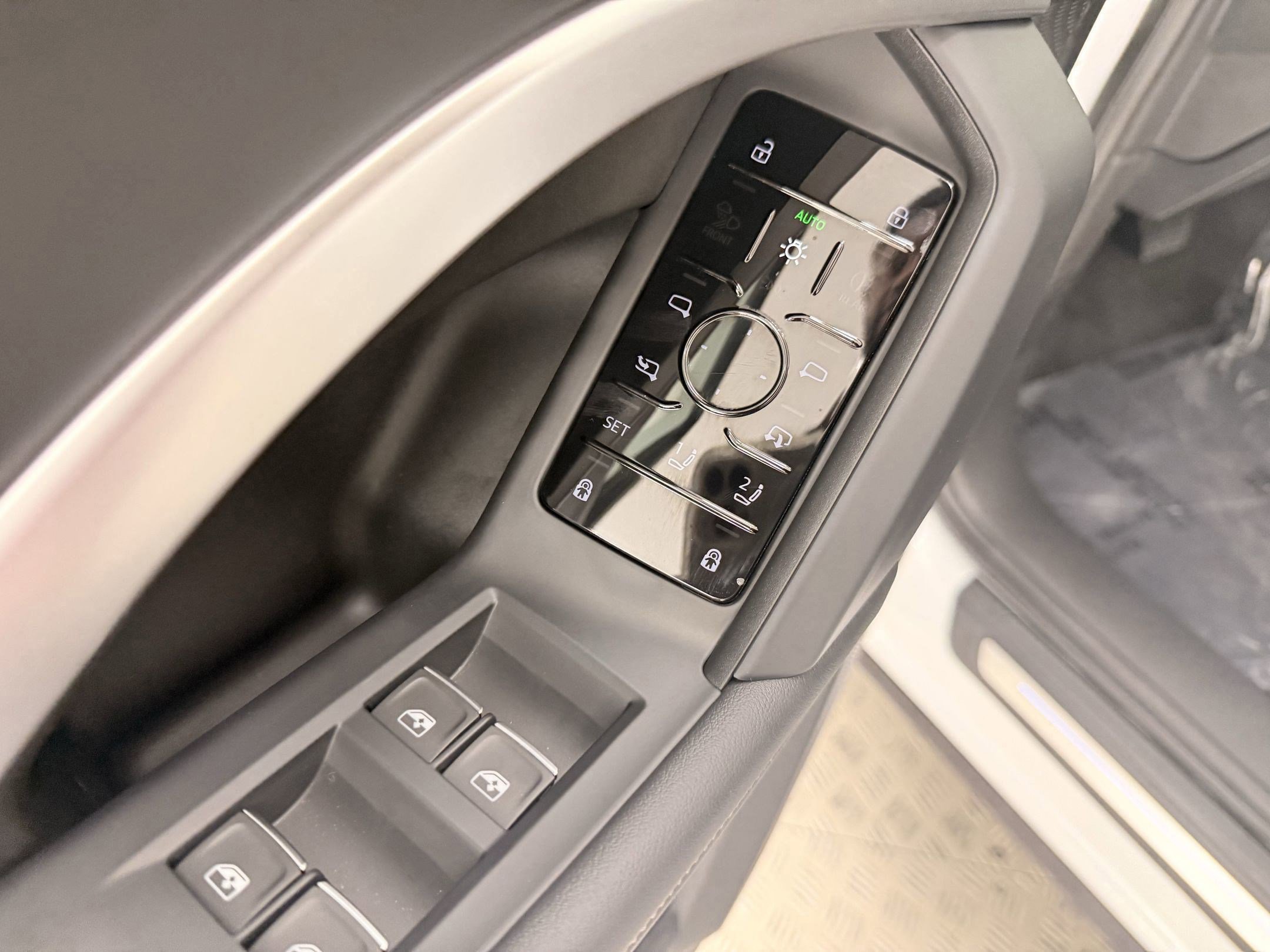 Used 2025 Audi Q5 Premium w/ Convenience Package AWD/4WD image 11