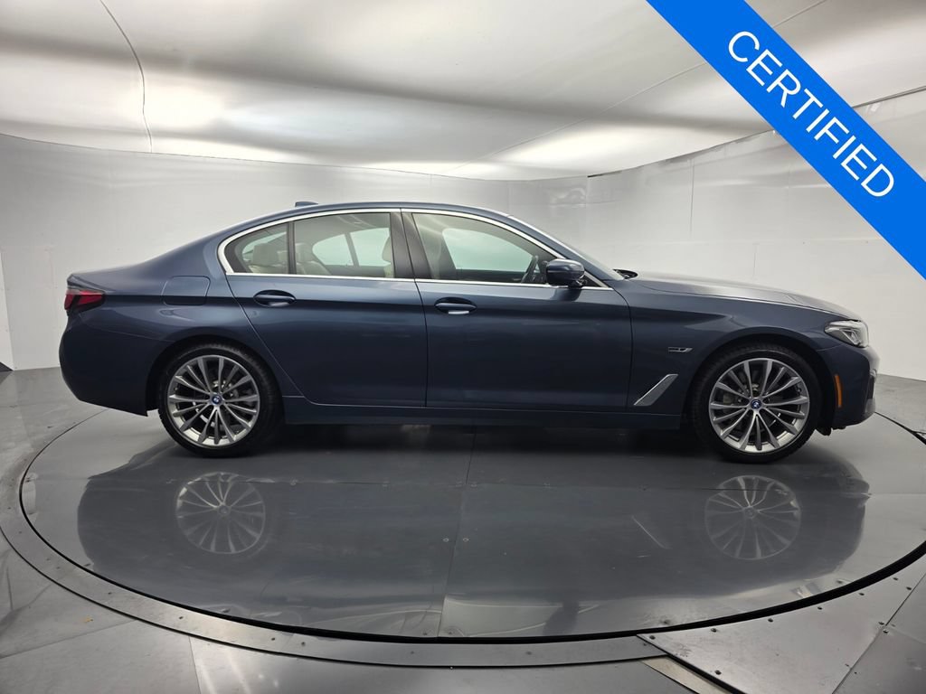 Used 2023 BMW 530e w/ Premium Package RWD video 3