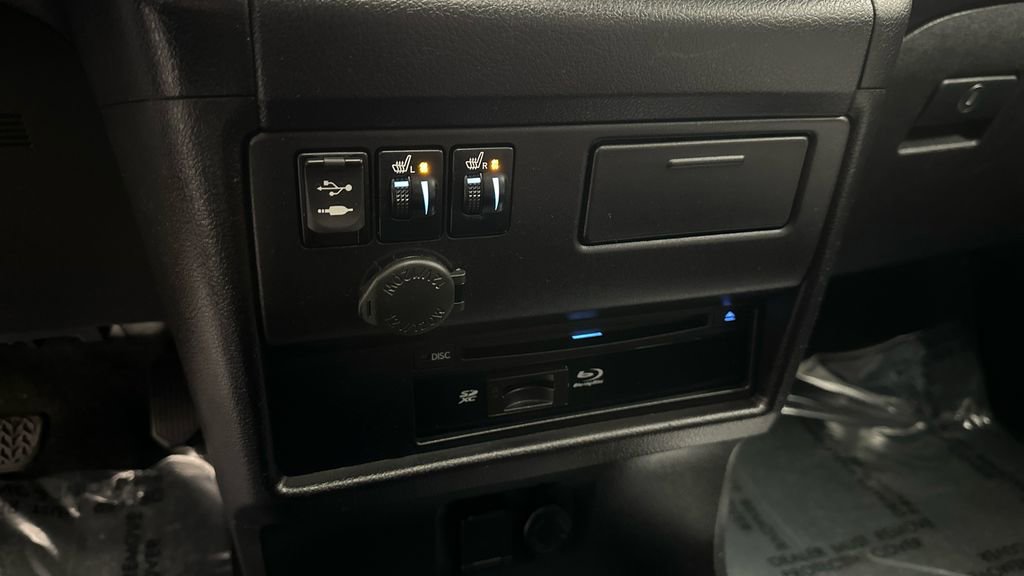 Used 2017 Toyota Sienna Limited image 32