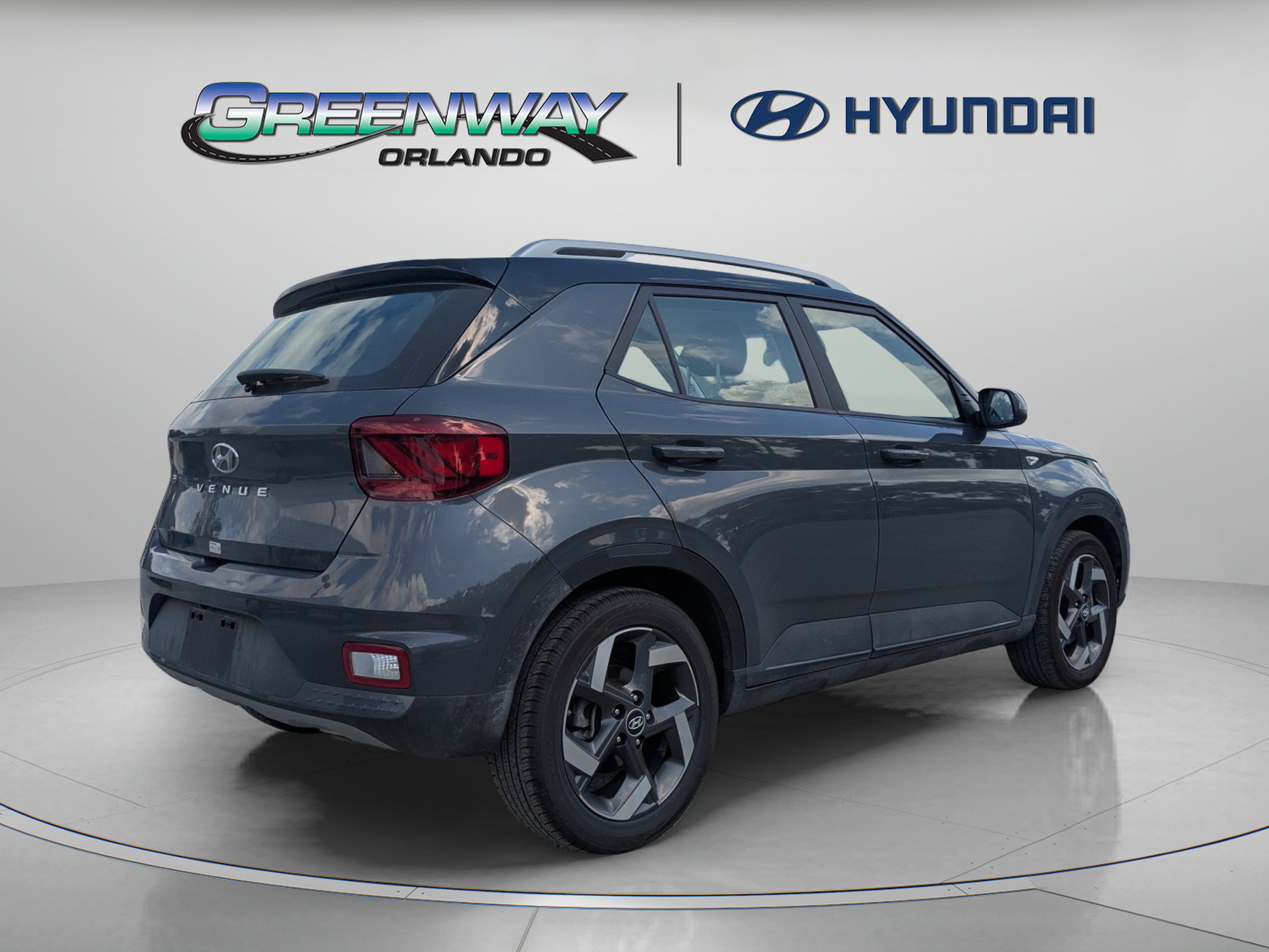 Certified 2025 Hyundai Venue Limited FWD image 8