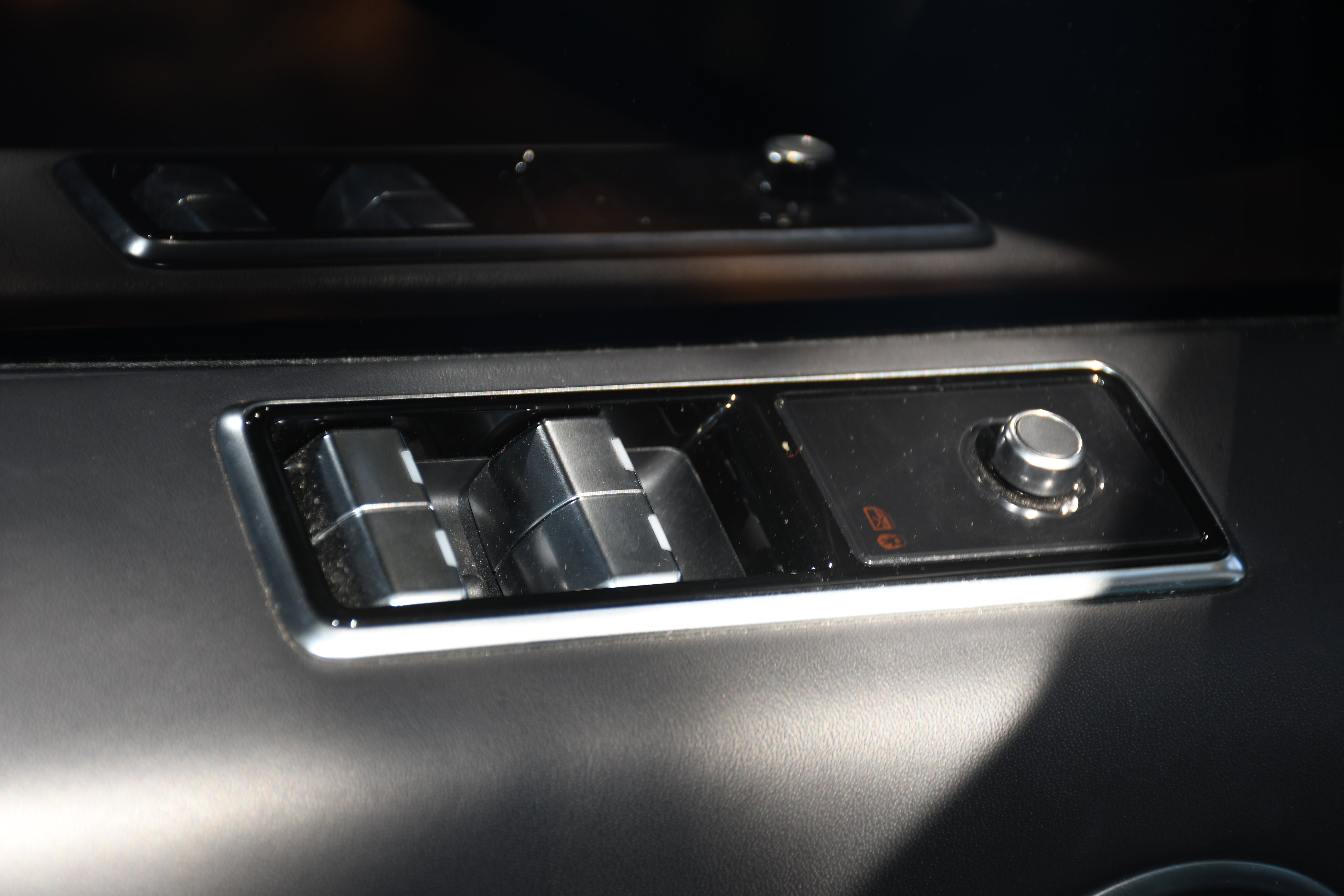 Used 2018 Land Rover Range Rover Sport Supercharged image 12