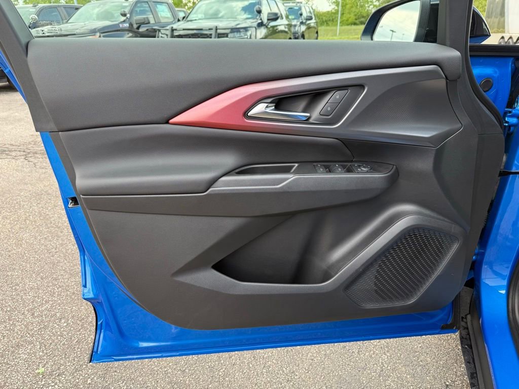 New 2025 Chevrolet Equinox EV RS image 9