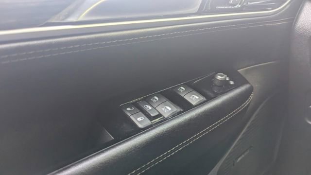 Used 2023 Jeep Wagoneer L Series II image 33