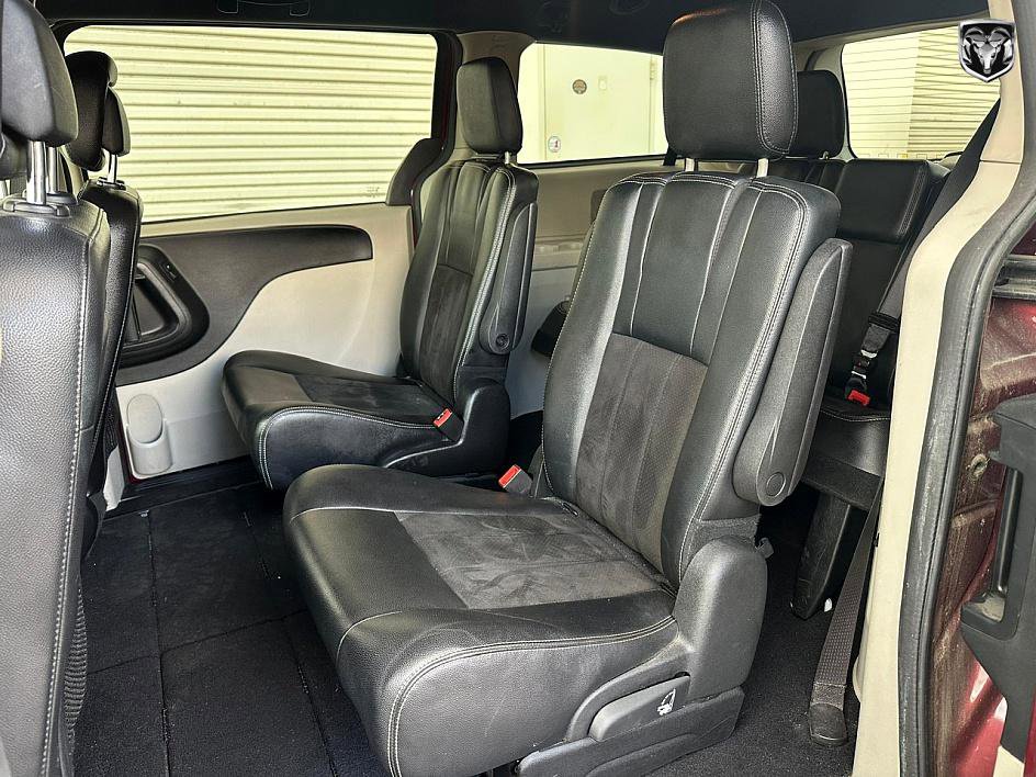Used 2019 Dodge Grand Caravan SXT image 36