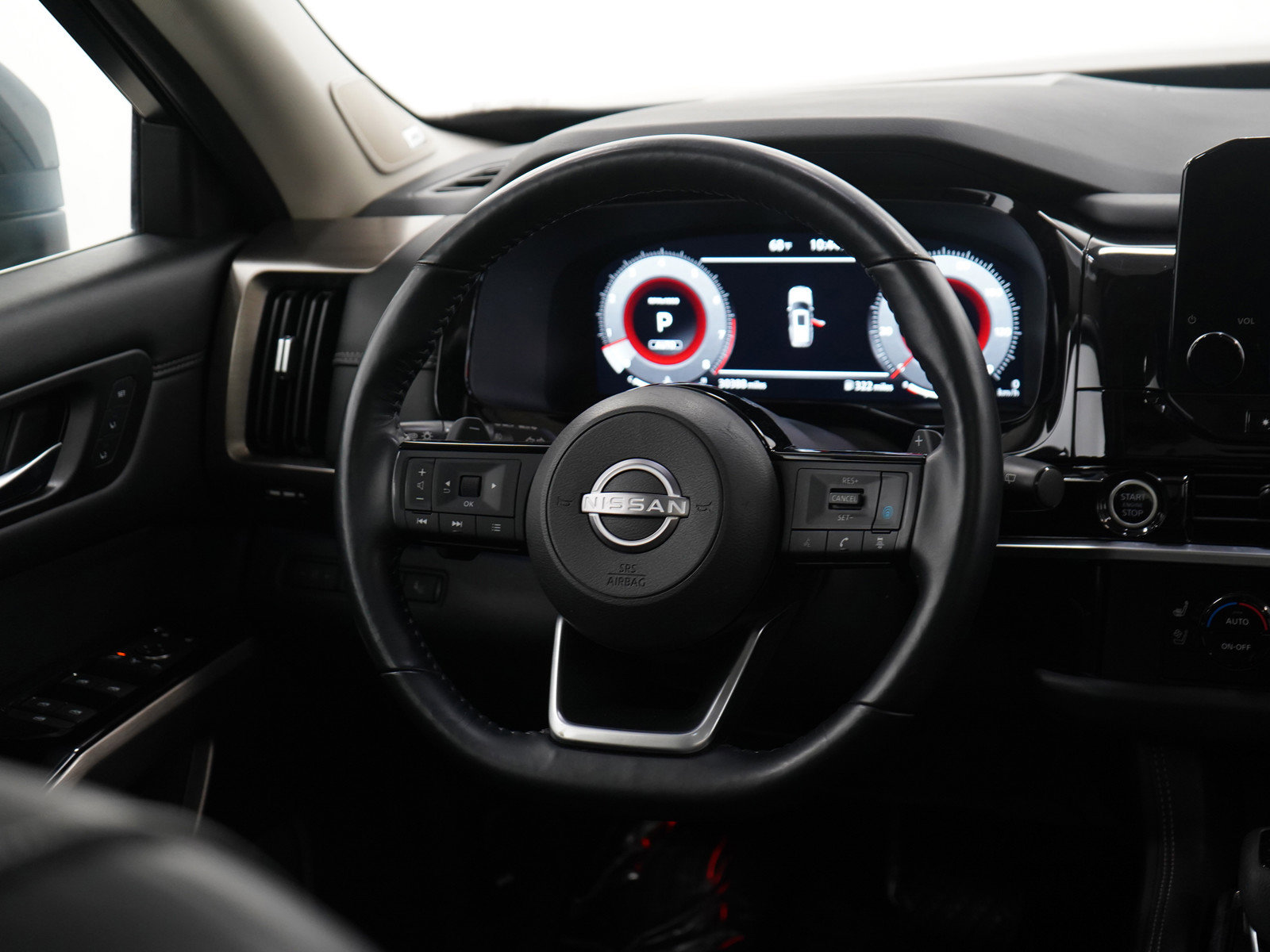 Used 2023 Nissan Pathfinder Platinum w/ Lighting Package (N92) image 14