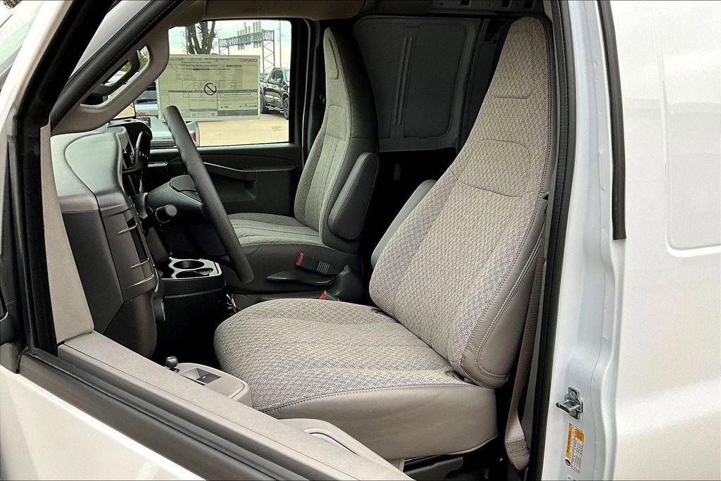 New 2025 GMC Savana 3500 Extended w/ Driver Convenience Package image 22